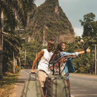 Логотип телеграм канала @travelgallerytour — Галерея путешествий 🌍✈️