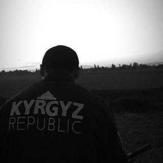 Логотип телеграм канала @trek_toop — 𝐑𝐄𝐋𝐀𝐗🌋