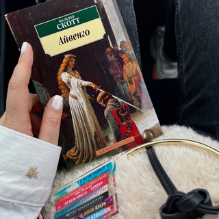 Логотип телеграм канала @tridevitsy — Три девицы, не считая кошки