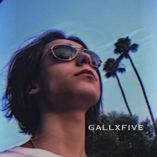 Логотип телеграм канала @tuasfamily — 👽𝚐𝚊𝚕𝚕𝚡𝚏𝚒𝚟𝚎👽