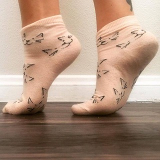 Логотип телеграм канала @tyanes — Мой фетиш - лапки [foot-fetish, sneakers-fetish, socks-fet]