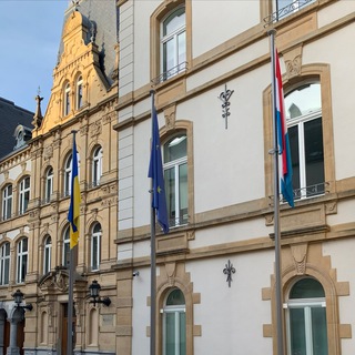 Логотип телеграм канала @uagirlinlux — UA girl in Luxembourg