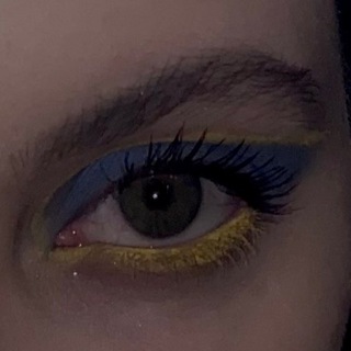 Логотип телеграм канала @urfashiongirl — твоя девочка-фэшан!!