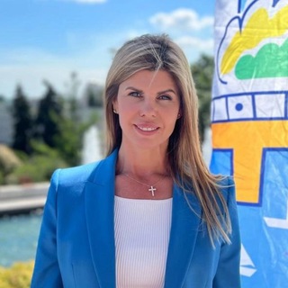 Логотип телеграм канала @uvarkina_evgenia — Евгения Уваркина. Сенатор РФ 🇷🇺