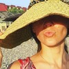 Логотип телеграм канала @v1000watt — Женщина с солнца