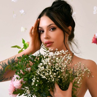Логотип телеграм канала @vakhrameeva_l_beauty — бьютиблогово