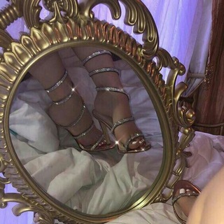 Логотип телеграм канала @vanemodaa — ⇢EᥴᥣᎥρᥴᥱ᎒