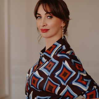 Логотип телеграм канала @vedastrolog_katiyani — Катияни Деви Даси. Ведический астролог. Джйотиш