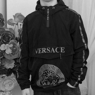 Telegram kanalining logotibi versace_udar — 𝗩𝗘𝗥𝗦𝗔𝗖𝗘 𝗠𝗨𝗭𝗜𝗖 𓅓