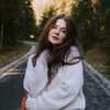 Логотип телеграм канала @veselova_anastasiia — Ваша уютная Настя🧡🍯🍁