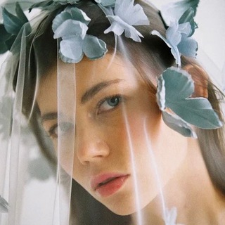 Логотип телеграм канала @vesssnawedding — MARIA•ALEKSEEVA•WEDDING•DRESS
