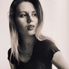 Логотип телеграм канала @vicreatommom — Под мамский дэнс | Ви Семёнова
