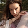 Логотип телеграм канала @viik04katyt — вика тут