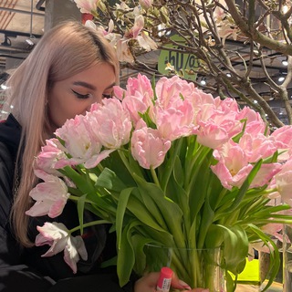 Логотип телеграм канала @vikchachiklife — vikchachik life 💘