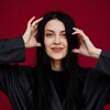 Логотип телеграм канала @vikscreatorchannel — Виктория Улаева | Художник & Настоящая женщина 🩶