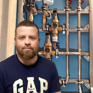 Логотип телеграм канала @viktorov_santekh_pro — Монтаж инженерной сантехники и отопления (viktorov_santeh.pro)