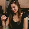 Логотип телеграм канала @vikysik_shapovalova — Хроники сильной и независимой 👻
