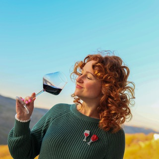 Логотип телеграм канала @vino_radosty — Вино и радости 🥂