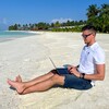 Логотип телеграм канала @vip_wbshnik — НЕтипичный WB-шник