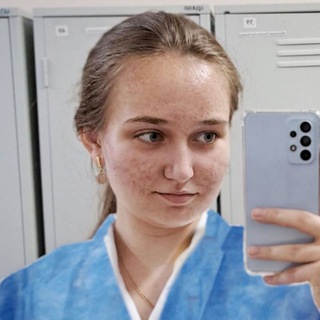Логотип телеграм канала @vkhokhlova — Маленький доктор маленьких🥼