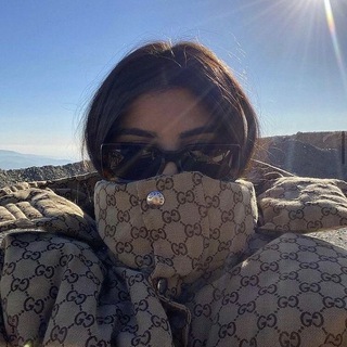 Логотип телеграм канала @vogguee — VOGUE 💣