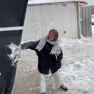 Логотип телеграм канала @vpotokemoskvy — По Москве-реке в потоке