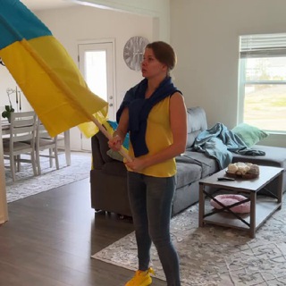 டெலிகிராம் சேனலின் சின்னம் vremenniykanalonews — Нет войне. Марго и Настя