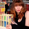 Логотип телеграм канала @vysotskayabooks — Ксюша Высоцкая