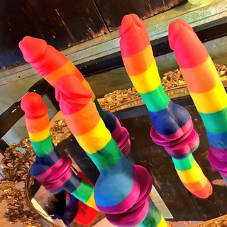 Логотип телеграм канала @we_still_need_more_education — Послухай