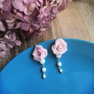 Логотип телеграм канала @wedding_accessory_novi — Аксессуары ручной работы. Детские аксессуары. Все для праздника