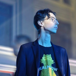 Логотип телеграм канала @whiteyisdoingsmth — Творю что-то!👀