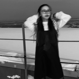 Логотип телеграм канала @whoise1is — кто такая Элис?