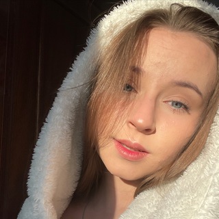 Логотип телеграм канала @whoreandtworabbits — iiliulia