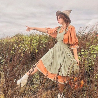 Логотип телеграм канала @witch_house_magic — Школа ведьмочек 🌿✨
