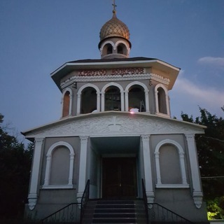 Логотип телеграм канала @xramsvermogena — Храм святителя Ермогена