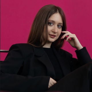 Логотип телеграм канала @yana_offeristka — Яна, офферистка о маркетинге [вход в канал]