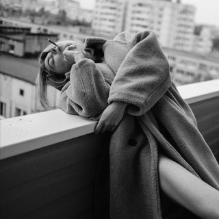 Логотип телеграм канала @yaystallla — я устала