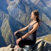 Логотип телеграм канала @yoga_movement_therapy — Дарья Чернова. Йогатерапия. Культура движения.