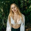 Логотип телеграм канала @yogamami — у Алёны ярче клёны