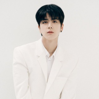 Логотип телеграм канала @younghoon_crz — 𝙺𝙸𝙼 𝚈𝙾𝚄𝙽𝙶𝙷𝙾𝙾𝙽 〣 𝚃𝙱𝚉