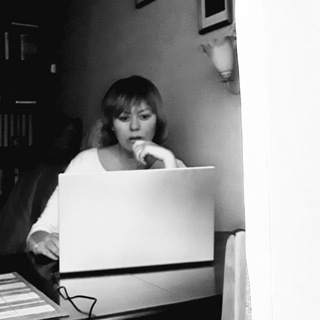 Логотип телеграм канала @yulia_abashi — Написано в пресс-релизе