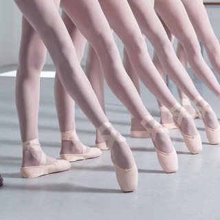 Логотип телеграм канала @zakharova_dance_center — Центр Танца Светланы Захаровой