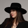 Логотип телеграм -каналу zhannarior — Zhanna Rior | про бізнес 😎