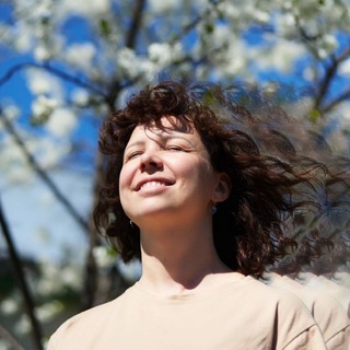 Логотип телеграм канала @zhuravli_v_nebe — Журавли в небе