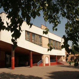 Логотип телеграм канала @zvezdny_komarovsch — МБОУ СОШ им. В.М. Комарова с УИАЯ